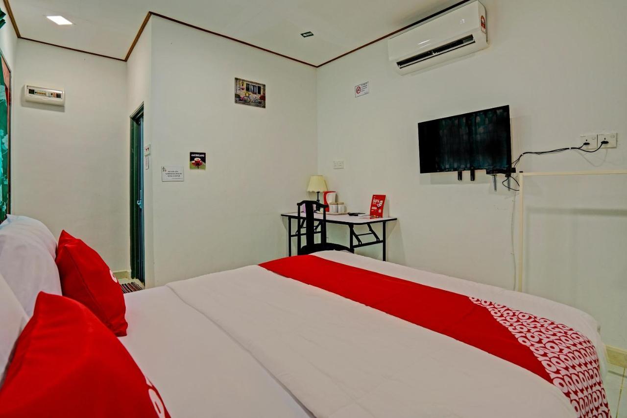 Capital O 90423 Teratai Chalet Kampong Raja Exterior foto