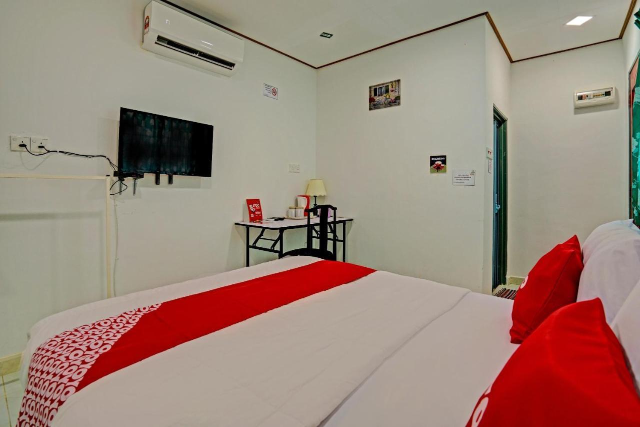 Capital O 90423 Teratai Chalet Kampong Raja Exterior foto