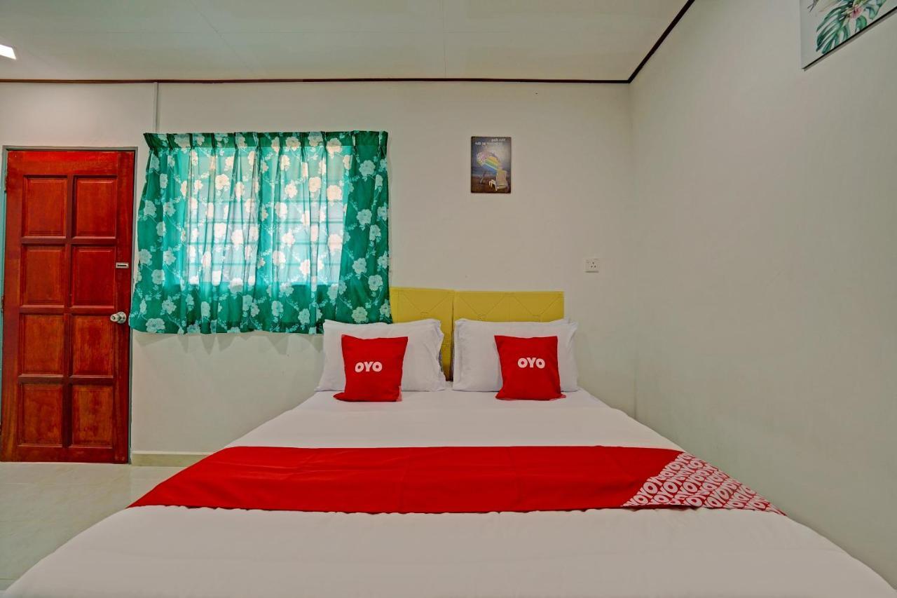 Capital O 90423 Teratai Chalet Kampong Raja Exterior foto