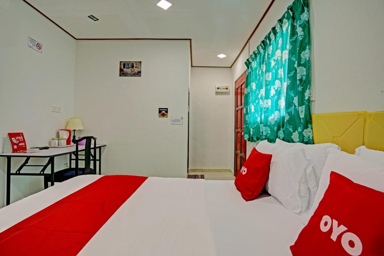 Capital O 90423 Teratai Chalet Kampong Raja Exterior foto